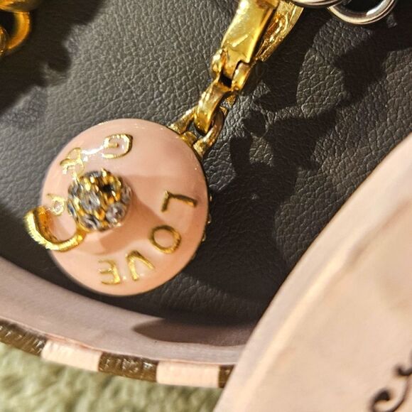 Retired Juicy Couture Bling Open & Close Locket Pink Cupcake Charm Bracelet Love - Picture 2 of 6